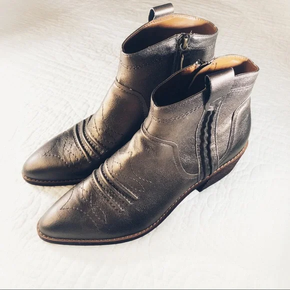 ZODIAC Kelsey Western Booties Metallic Pewter Leather NWOB Sz 7.5 - Picture 3 of 7
